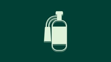 Yeşil arka planda beyaz yangın söndürme ikonu izole edildi. 4K Video hareketli grafik canlandırması.