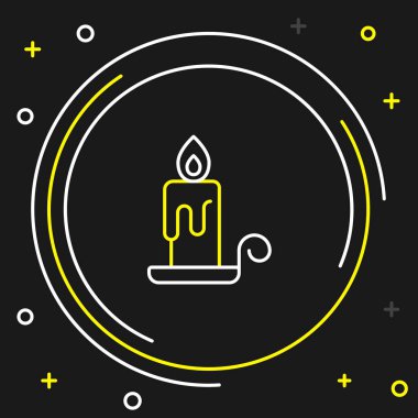 Mum yakma simgesi siyah arkaplanda izole edildi. Silindirik mum çubuğu ve yanan ateş. Renkli taslak konsepti. Vektör