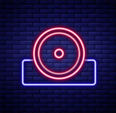Parlayan neon hattı Otolaryngological baş yansıtıcı ikonu tuğla duvar arka planında izole edildi. Hastaların kulak, boğaz ve burun muayenesi için ekipman. Renkli taslak konsepti. Vektör