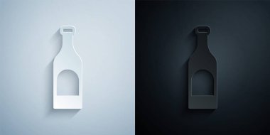 Kağıt kesiği şarap ikonu, gri ve siyah arkaplanda izole edilmiş. Kağıt sanatı tarzı. Vektör