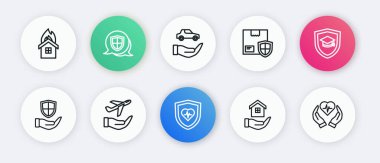 Yaşam sigortasını kalkanla, mezuniyet şapkasıyla, kalkanla, evle, teslimat güvenliğiyle, arabayla ve uçak ikonuyla ayarla. Vektör