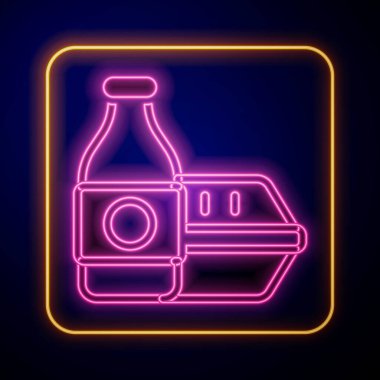 Parlayan neon çevrimiçi sipariş ve fast food dağıtım ikonu siyah arka planda izole edildi. Vektör