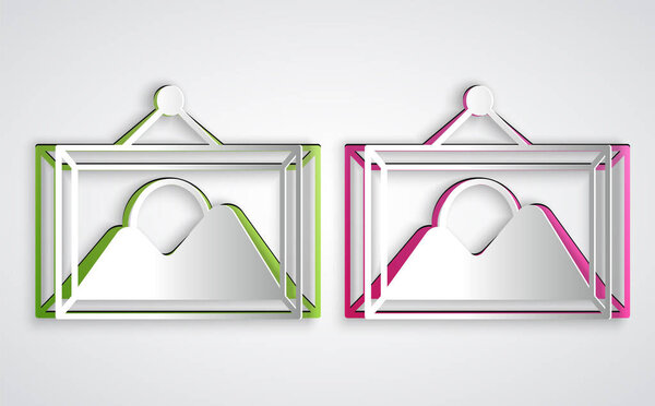 Иконка "Картинка пейзажа" выделена на сером фоне. Бумажный стиль. Вектор