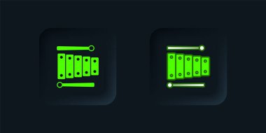 Yeşil ksilofon - 13 tahta çubuklu müzik aleti ve siyah arkaplanda iki perküsyon tokmağı simgesi. Siyah kare düğme. Vektör