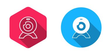 Doldurulmuş ve ana hatlı Web kamera simgesi uzun gölge arkaplanı ile izole edilmiş. Sohbet kamerası. Web kamerası simgesi. Vektör