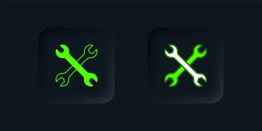 Siyah arkaplanda yeşil anahtarlı simge izole edildi. Anahtar tamir aleti. Servis aracı sembolü. Siyah kare düğme. Vektör