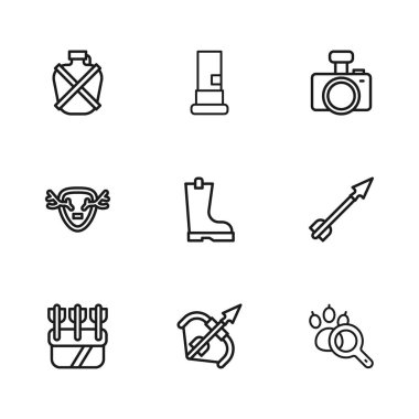 Ortaçağ yayını ve okunu ayarla Su geçirmez lastik çizme fotoğraf makinesi kantin su şişesi kartuşları ve geyik boynuzlarını kalkan simgesine yerleştir. Vektör.