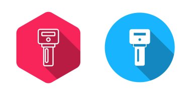 Uzaktan izole edilmiş uzun gölge arkaplan ikonlu araba anahtarı doldurulmuş ve ana hatları çizilmiş. Araba anahtarı ve alarm sistemi. Vektör.