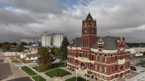 Flying Colby City Courthouse Viewing Silos Town Kansas — Stock Video