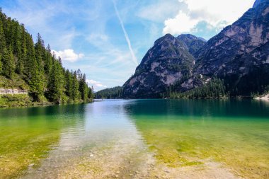 Trentino 'da gölün güzel renkleri