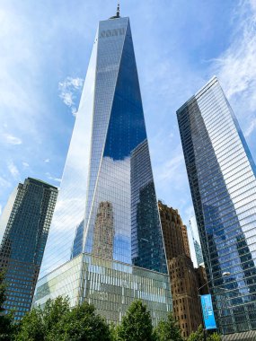 New York City, ABD - 17 Ağustos 2019: Özgürlük Kulesi gökdeleninin tam gücü