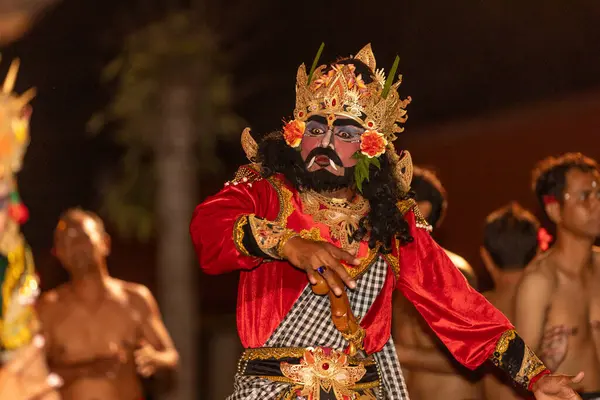 Tänzer Nehmen Tanz Der Feuerzeremonie Uluwatu Tempel Teil — Stockfoto