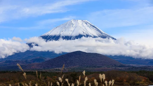 Góra Fuji Chmurą Błękitnym Niebem Krajobraz Japonii — Zdjęcie stockowe