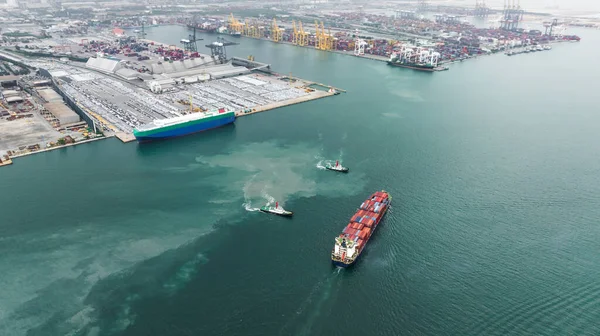 Lastcontainer Fartyg Som Transporterar För Att Importera Varor Transport Och — Stockfoto