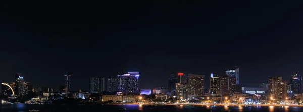 Baia Grattacieli Nel Cielo Blu Crepuscolo Mezzanotte Pattaya Thailandia Pattaya — Foto Stock