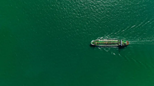 Повітряний Вид Зверху Нафтовий Корабель Танкер Вітрильний Повну Швидкість Красивою — стокове фото