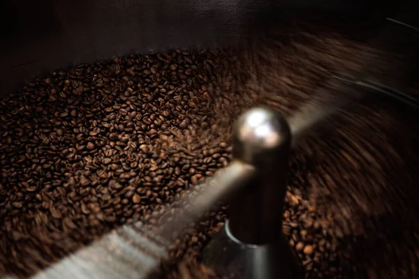 Kaffebryggare Kafferostning Blandningsprocess Rostade Spinning Kylare Professionella Maskiner Och Färska — Stockfoto