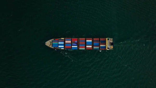 Recipiente Navio Transportando Contêiner Para Importação Exportação Internacional Mar Verde — Fotografia de Stock