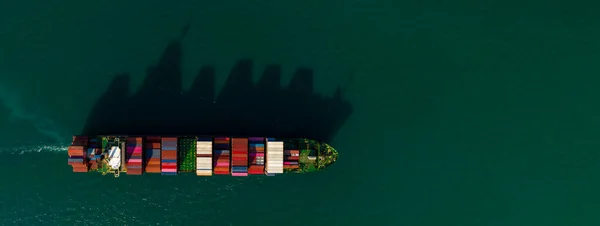 Áruszállító Konténerszállító Hajó Amely Tengeri Úton Exportárukat Szállít Termékeket Forgalmaz — Stock Fotó