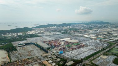 Endüstriyel fabrika ve konteynırların petrol rafinerisi lojistiği liman, Chonburi, Tayland. 