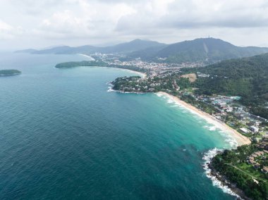 Karon Manzara Noktası - Tayland, Phuket 'te Karon Sahili, Kata Sahili ve Kata Noi manzarası. Tropik ve cennet adasının manzara manzarası.
