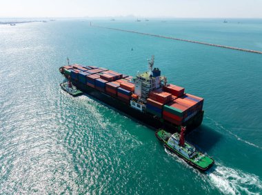 lojistik, kargo konteynır gemisi denizde yelken açıyor, ihracat malları ithal ediyor ve uluslararası Asya 'nın tüketicilerine ve satıcılarına konteynır gemisiyle okyanus, iş ve sanayi taşımacılığı servis kavramı ile ürün dağıtıyor.. 