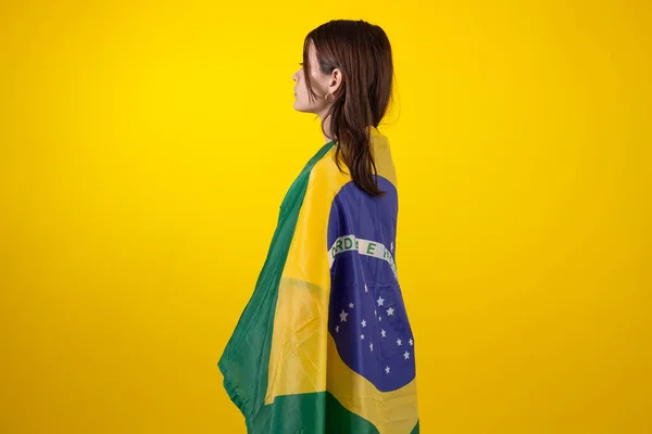 Жінка Одягнена Офіційну Футболку Бразильської Футбольної Команди 2022 Році Кубку — стокове фото