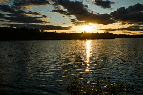 Treeton Dyke Schöner Sonnenuntergang Über Dem See — Stockfoto