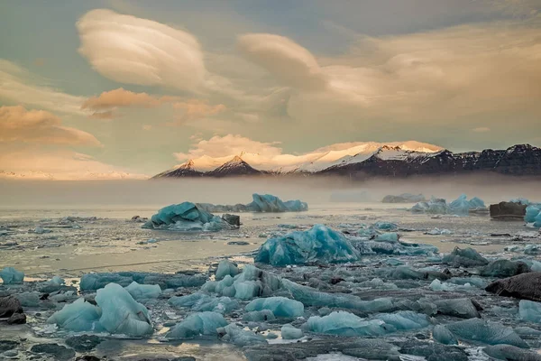 Схід Сонця Лагуні Льодовика Йокулсарлона Національному Парку Ватнайокутль Ісландія — стокове фото
