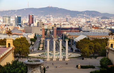 Barcelona, İspanya - 28 Ekim 2022, Hill Terraces Ulusal Müzesi D 'Art de Catalunya, kopya uzay