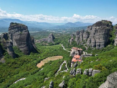 meteora, 27 Ağustos 2018: Kuzey 'deki büyük ulusal parkın kayası.