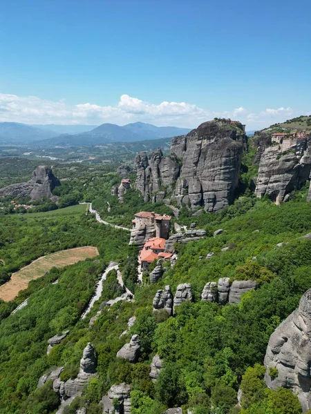 meteora, 27 Ağustos 2017: Montserrat Manastırı, en ünlü turist