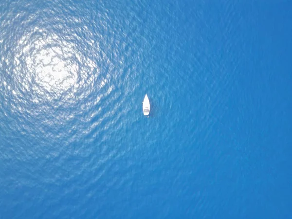 arka plan ile kar ve bulutlar