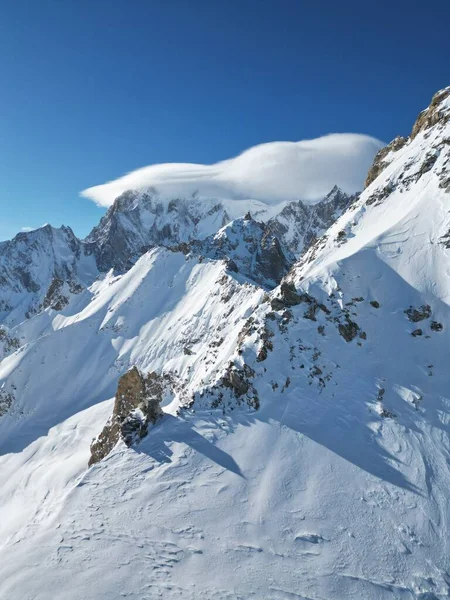 Dağların güzel manzarası