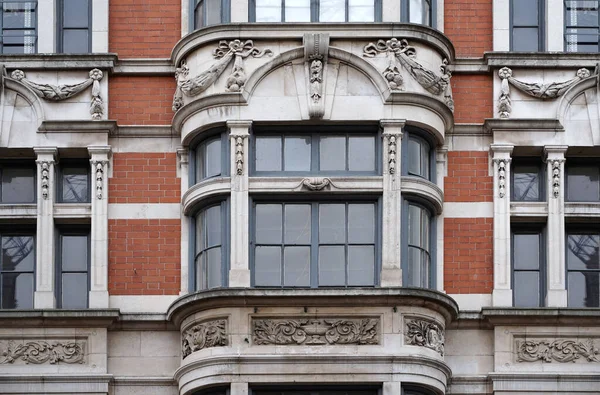 Verzierte Fassade Eines Viktorianischen Bürogebäudes Mit Erker — Stockfoto