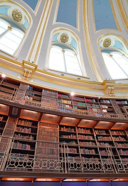 Birçok ünlü yazarın ilham kaynağı olarak bilinen British Museum 'un büyük kubbeli okuma odası.