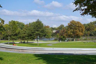 Diana, Londra Hyde Park 'taki Galler Prensesi Çeşmesi