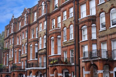 Londra 'nın merkezindeki eski apartman daireleri.