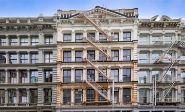 19. yüzyılda Manhattan 'ın SoHo bölgesinde demir binalar yapıldı.