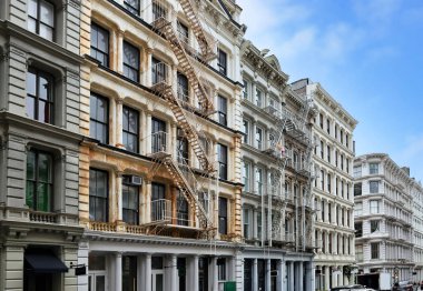 19. yüzyılda Manhattan 'ın SoHo bölgesinde demir binalar yapıldı.