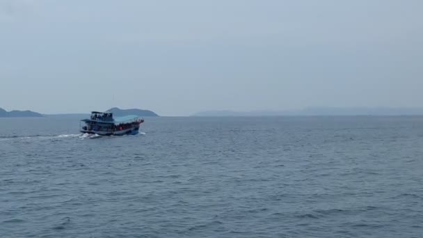 Een Boot Oceaan Thailand Beelden Van Een Andere Boot Kleine — Stockvideo