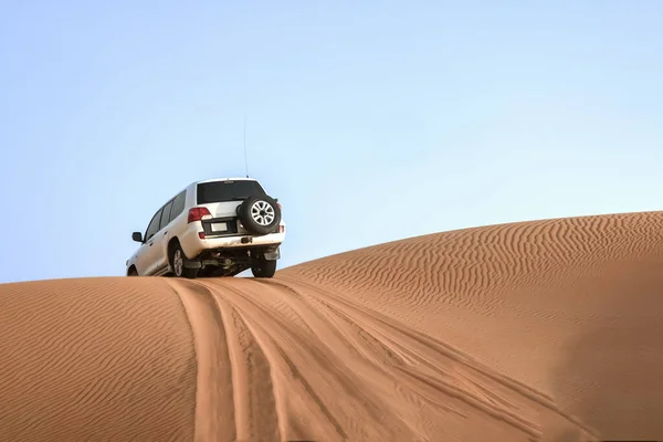 Aventurero Jeep Paseo Dubai Dunas Arena Desierto — Foto de Stock