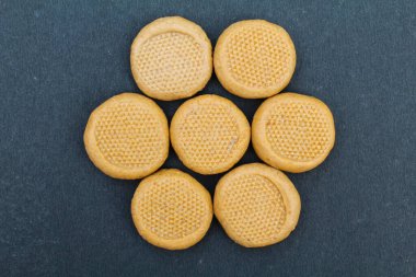 Hint yemeği Peda ya da Pera siyah arka plan manzaralı 