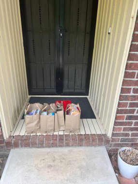 SYDNEY, AUSTRALYA. 18 Mart 2022 'de. Woolworths süpermarketi, market teslimatı. Yüksek kaliteli fotoğraf.