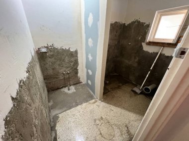 Kaplama döşeme kuruluyor. Yüksek kalite fotoğraf