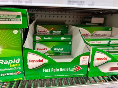 Panadol Tabletleri. Süpermarkette satılık ağrı kesiciler. Yüksek kalite fotoğraf