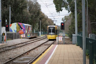 Adelaidemetro tramvayı şehirde. Yüksek kalite fotoğraf