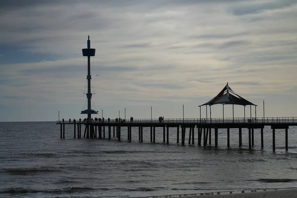 夜明けに木製の桟橋 高品質の写真 — ストック写真