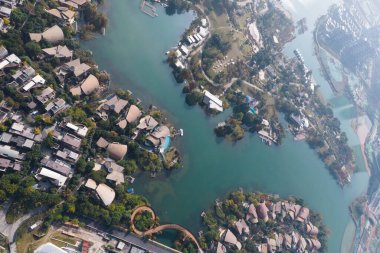 Şangay, Çin, 14 Nisan 2017. Şangay Kulesi 'nden alınan nehirle Şangay ufuk çizgisi manzarası. Yüksek kalite fotoğraf