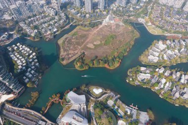 Şangay, Çin, 14 Nisan 2017. Şangay Kulesi 'nden alınan nehirle Şangay ufuk çizgisi manzarası. Yüksek kalite fotoğraf